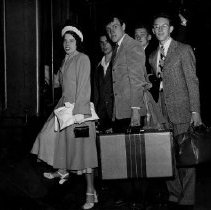 Romeo High School Seniors Board the Train to Chicago for their Senior Trip